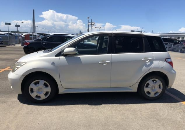 2005 Toyota IST